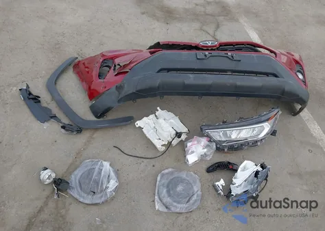 2021 Toyota Rav4 Xle z USA, uszkodzony, nr VIN 2T3P1RFV4MW184573